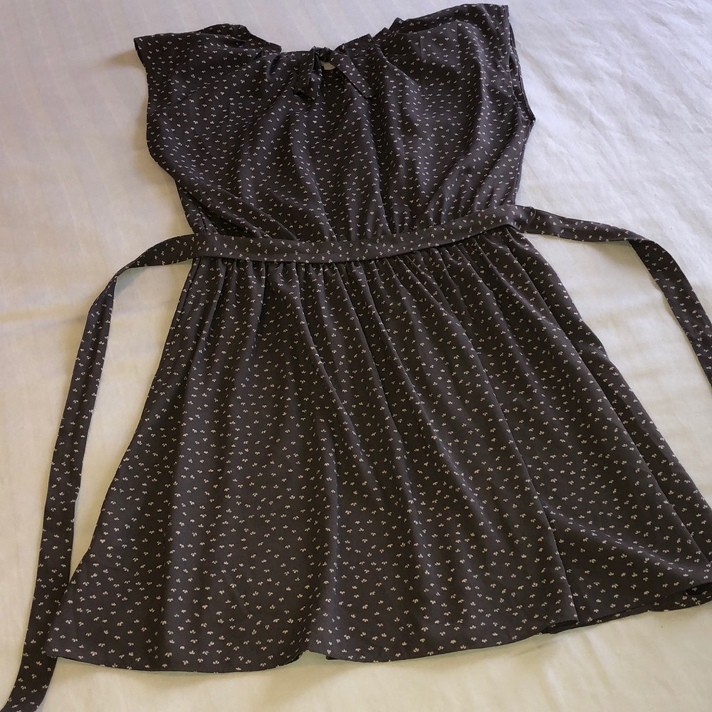 Lauren conrad dress size L gray